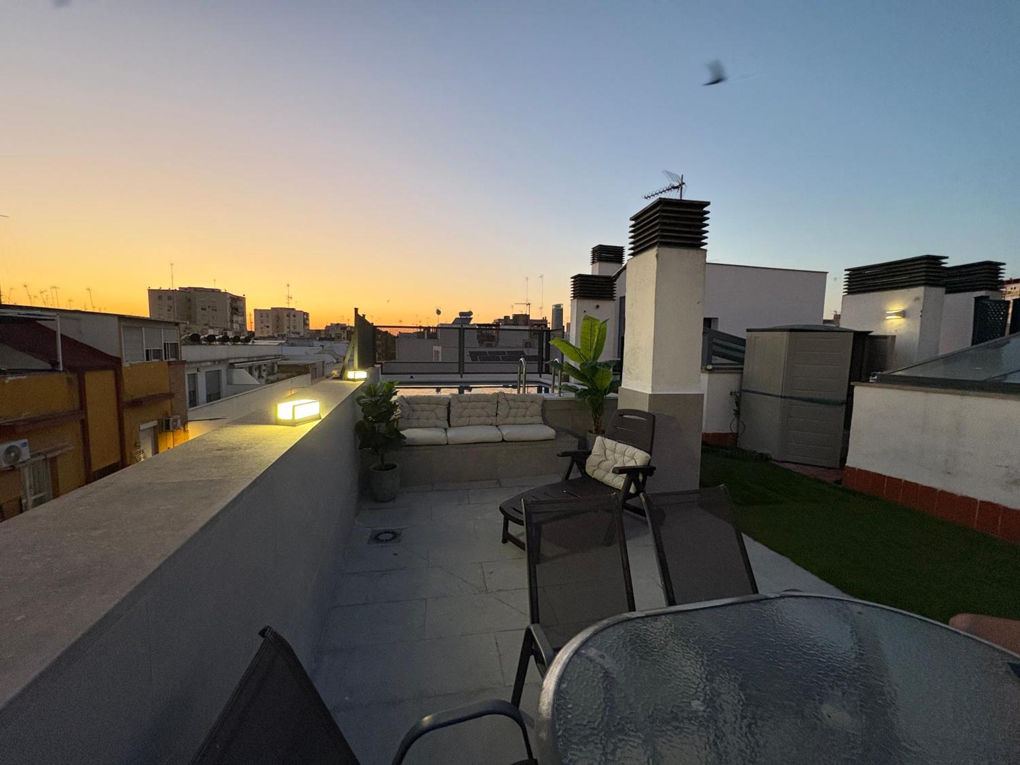 Atico Triana Con Piscina Privada Daire Sevilla Dış mekan fotoğraf